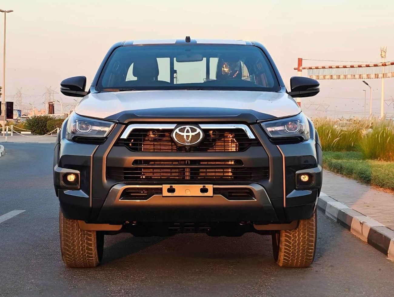 تويوتا هيلوكس ADVENTURE |  4.0L V6 PETROL | PUSH START | 360 CAMERA | 18 AWHEELS WITH ROLL BAR | AUTO A.C (CODE #