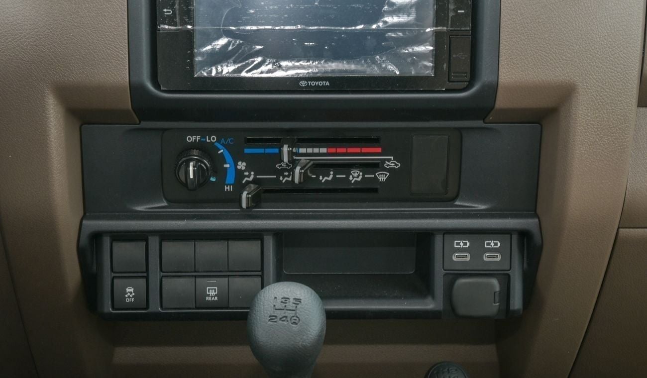 Toyota Land Cruiser 70 LC76 4.5 V8 - STD - E