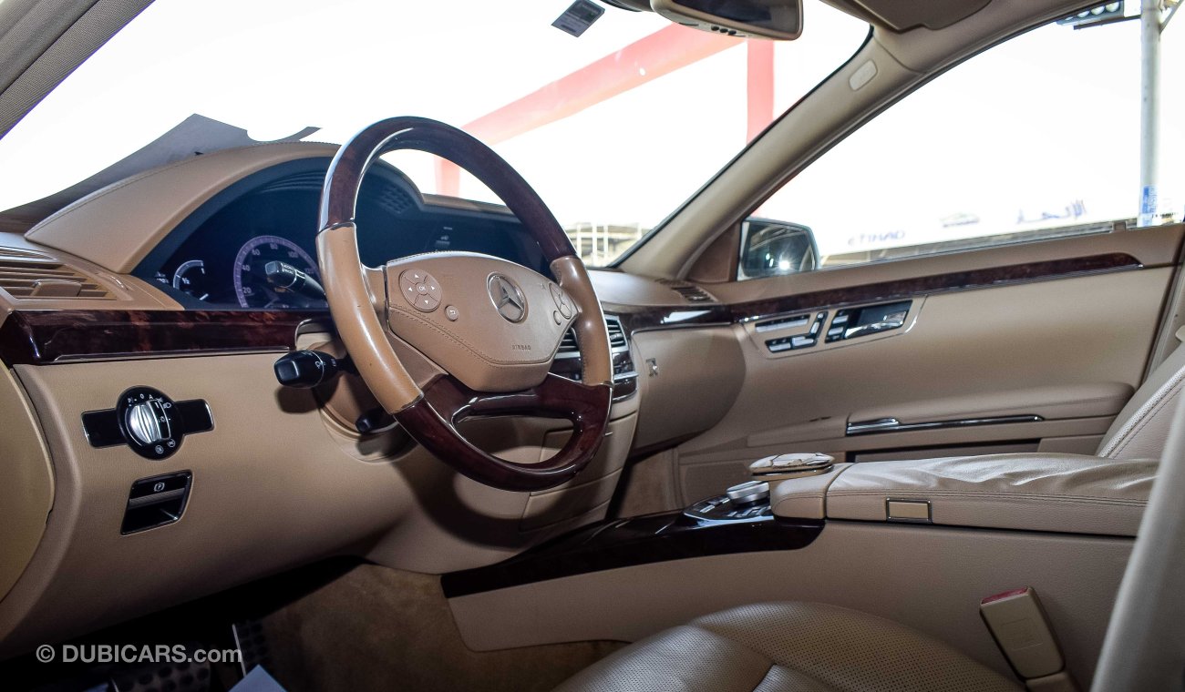 مرسيدس بنز S 550 - high luxury car - full option - 6 buttons