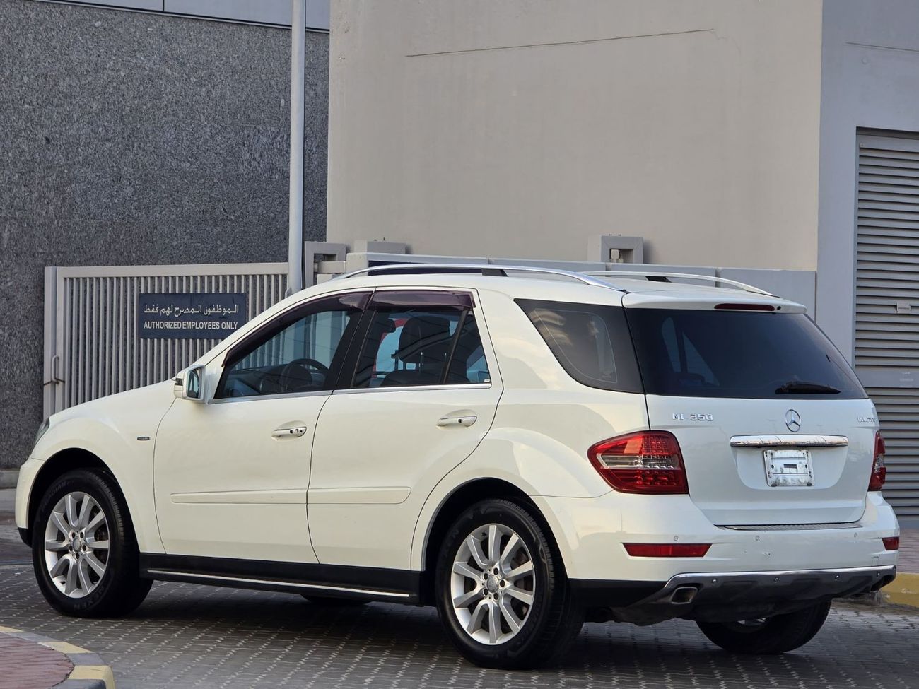 مرسيدس بنز ML 350 AMG 3.5L MERCEDES ML-350 DIESEL ORGINAL PAINT // ACCIDENT FREE // PERFECT CONDITION