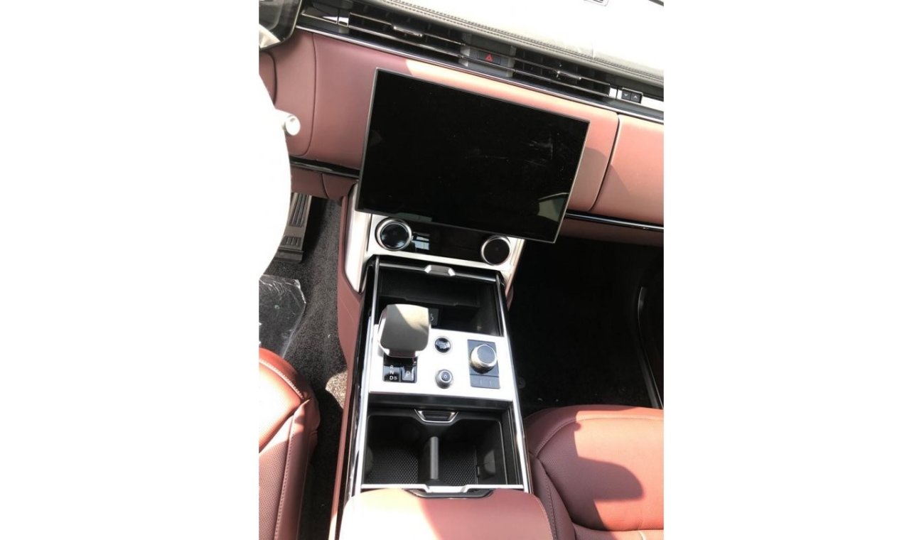 Land Rover Range Rover Range Rover HSE 4.4L AWD 530PS 2023 Model