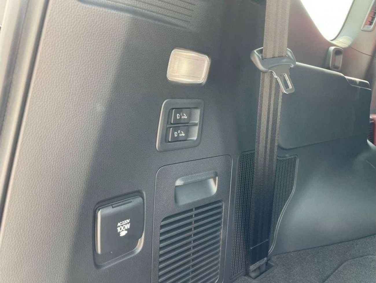 Toyota Land Cruiser VXR 3.5L