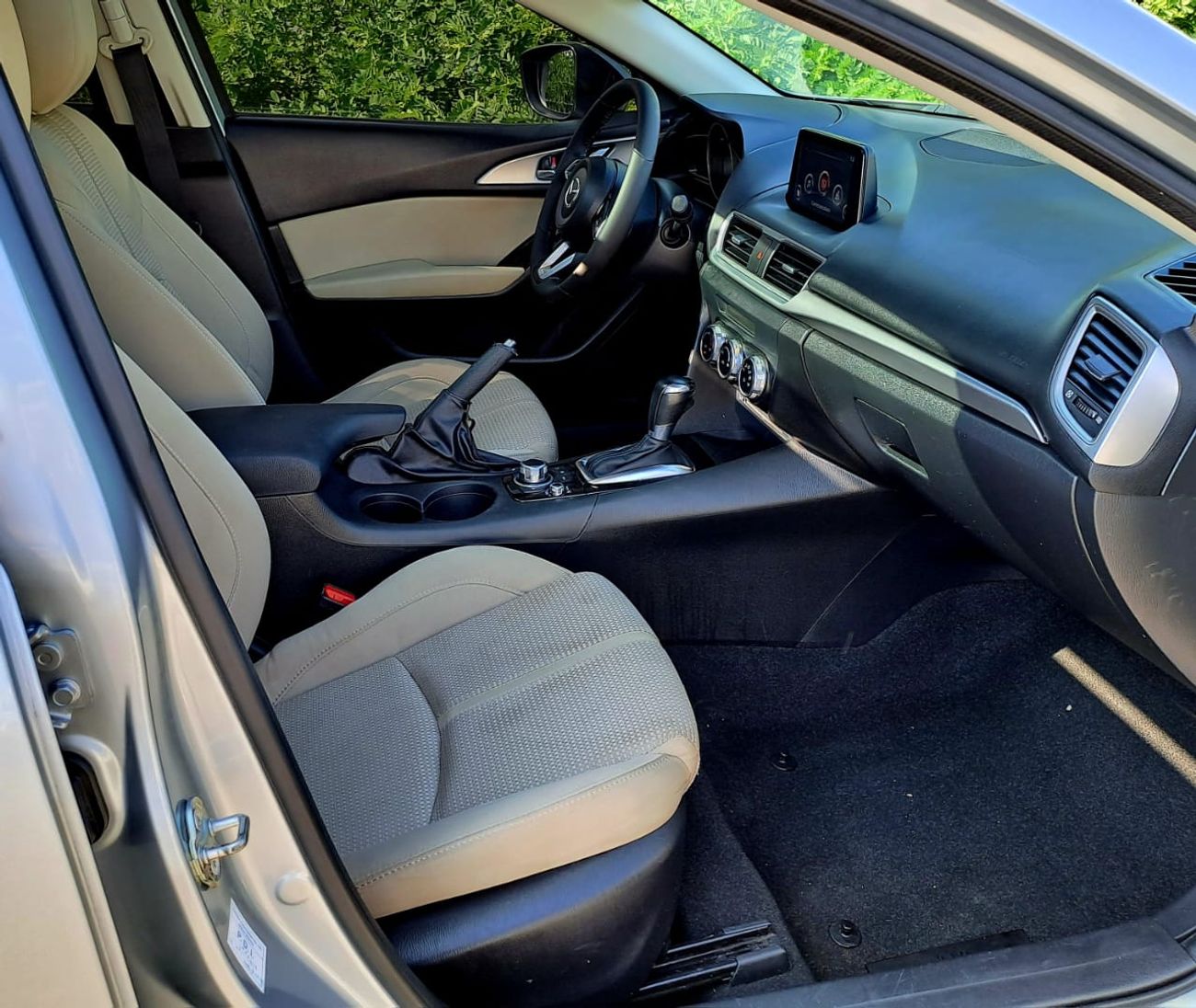 Mazda 3 Comfort Plus 1.6L 530-Monthly l GCC l Sunroof, Cruise, Camera l Accident Free