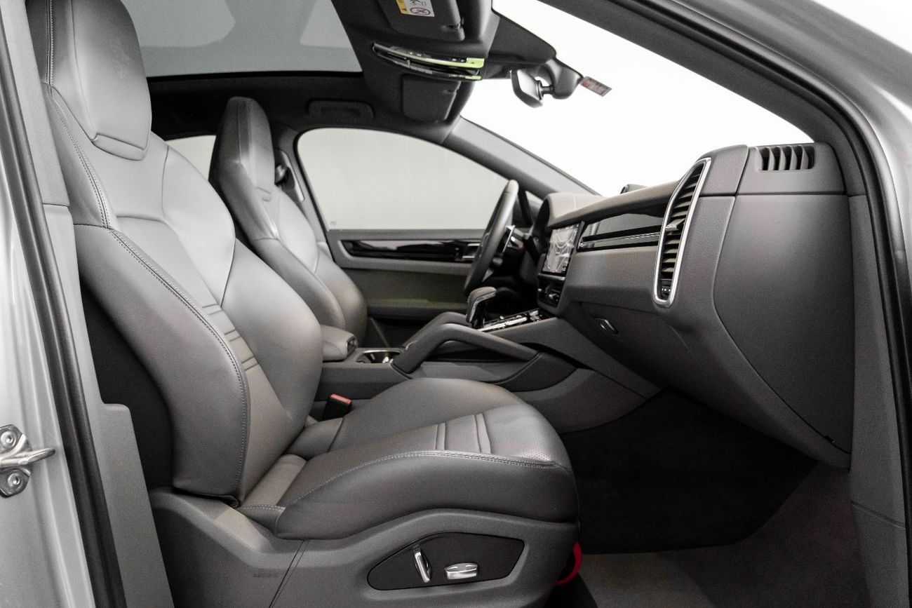 Porsche Cayenne 2021 Porsche Cayenne Coupe / Porsche Warranty & Porsche Service Contract