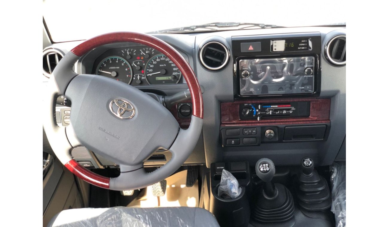 Toyota Land Cruiser Pick Up DC