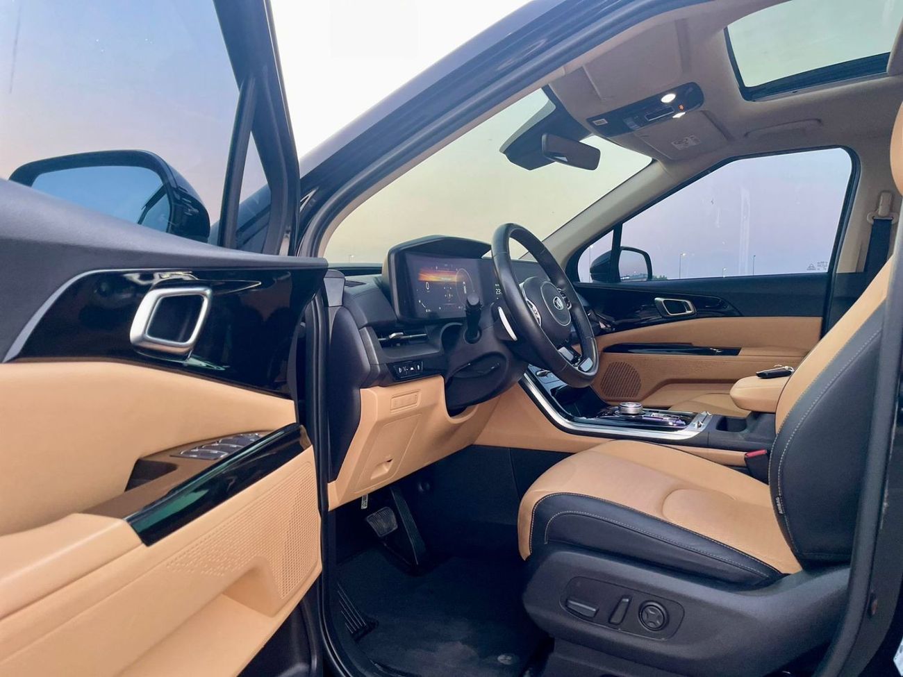 Kia Carnival 2021 Kia Carnival Exclusive Diesel Korean Specs Orignal Paint - 360* CAM - Panoramic View - 6 seater