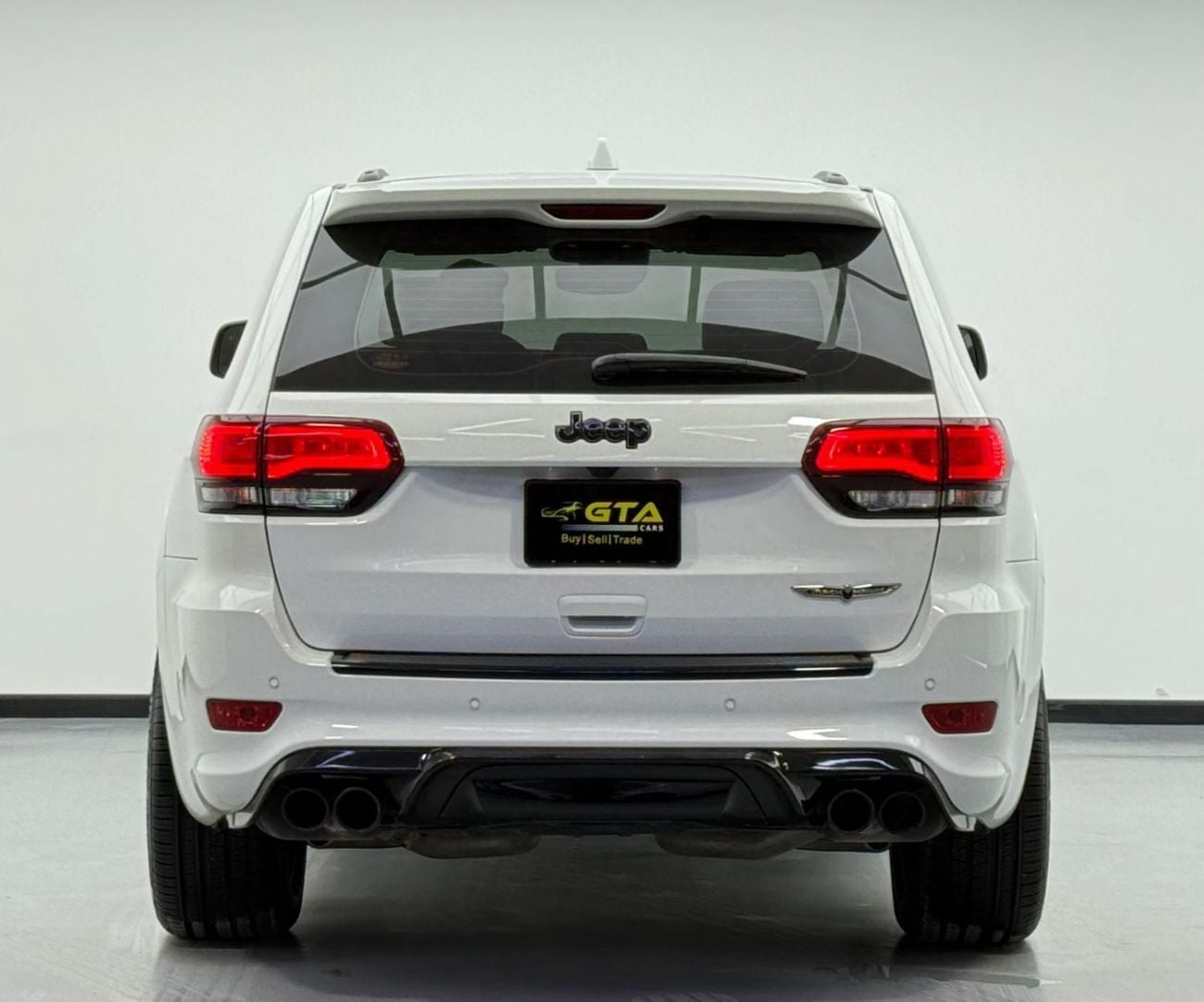 Jeep Grand Cherokee Trackhawk 6.2L 2018 Jeep Grand Cherokee Trackhawk ,Warranty ,Excellent Condition ,GCC