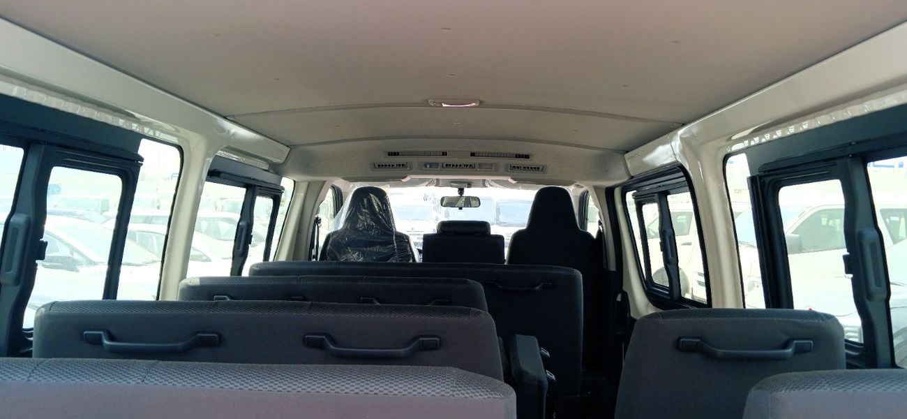 تويوتا هاياس 2.5L Diesel Manual Passenger 2026YM