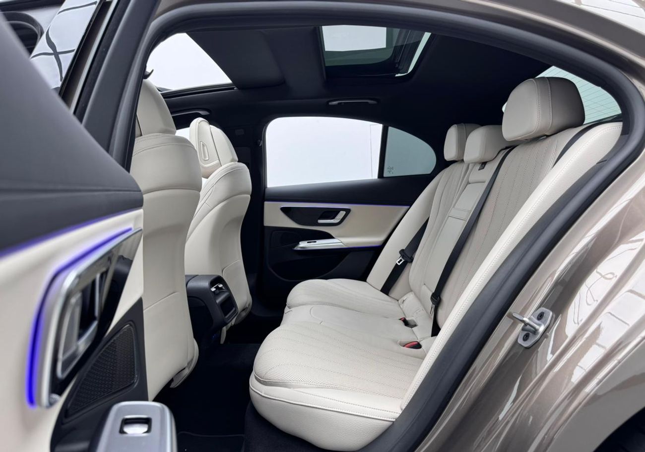 مرسيدس بنز E200 2.0L 2025 Mercedes-Benz E 200, 2029 Mercedes Warranty And Service Pack, GCC