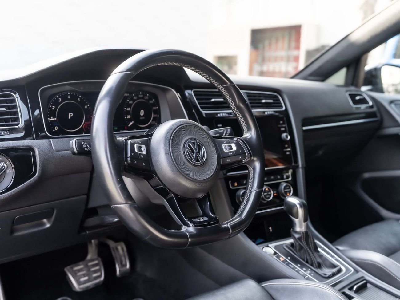 Volkswagen Golf R SPORT