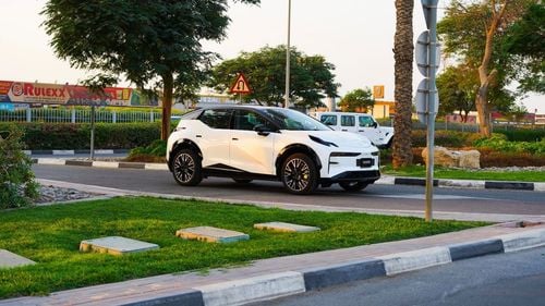 Zeekr X Privilege AWD 2024 Zeekr X Flagship AWD / 66 kWh / Range (420 Km) / 428 Hp / AWR Gcc Warranty