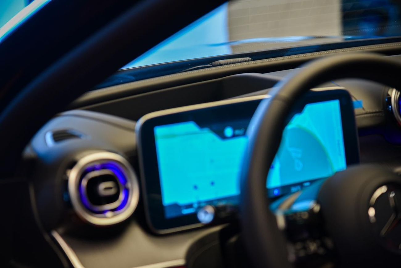 Mercedes-Benz C 200 ✔ Front projector ✔ Panoramic roof ✔ Welcome lighting