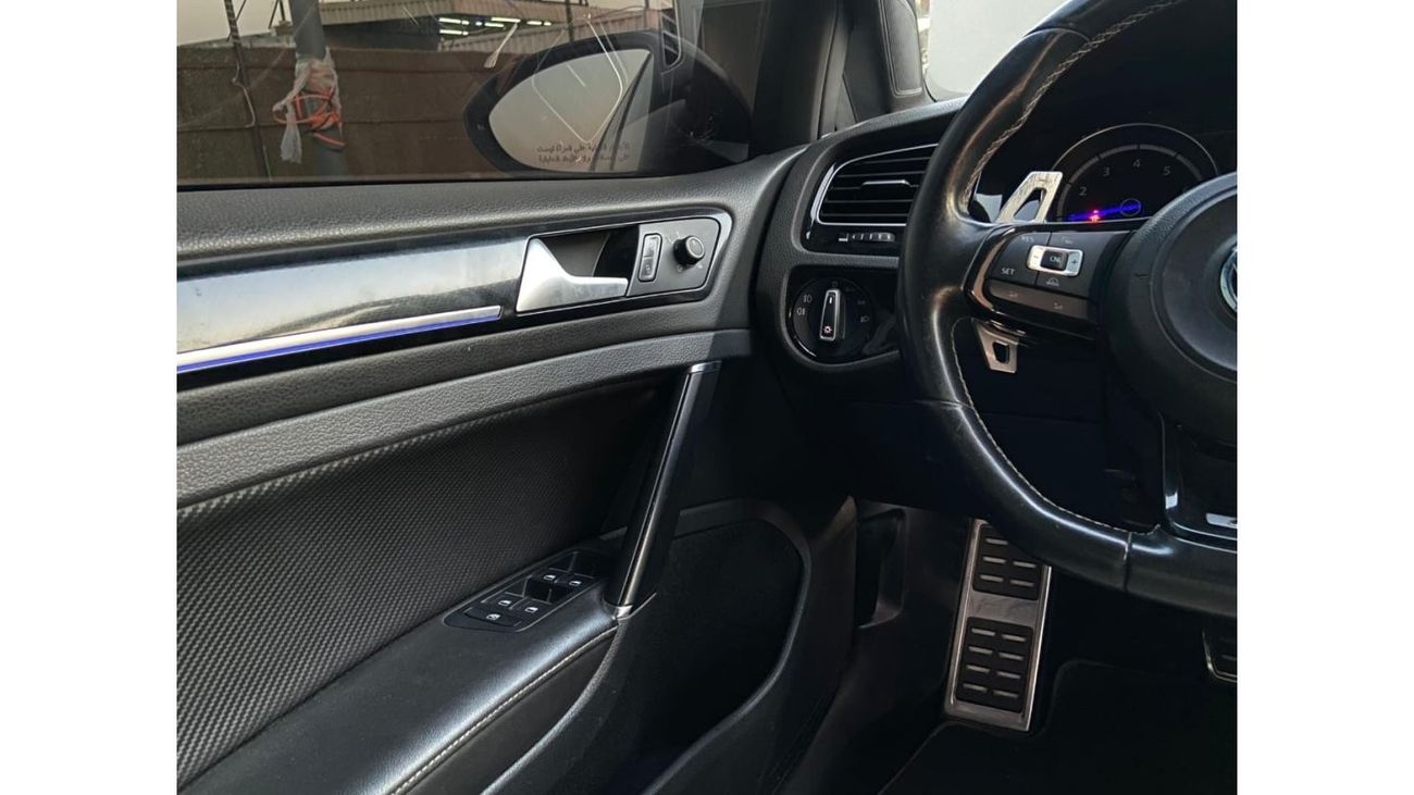 فولكس واجن جولف ار