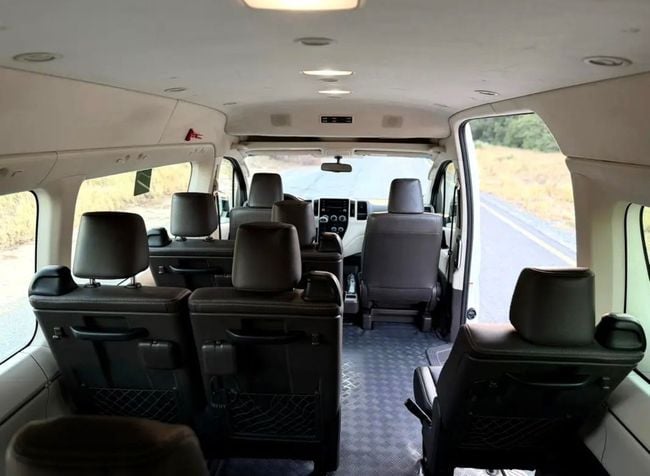 Toyota HiAce 2021 Model Diesel Engine Automatic Transmission Full Option GCC Specification Very Perfect Condition, миниатюра 25