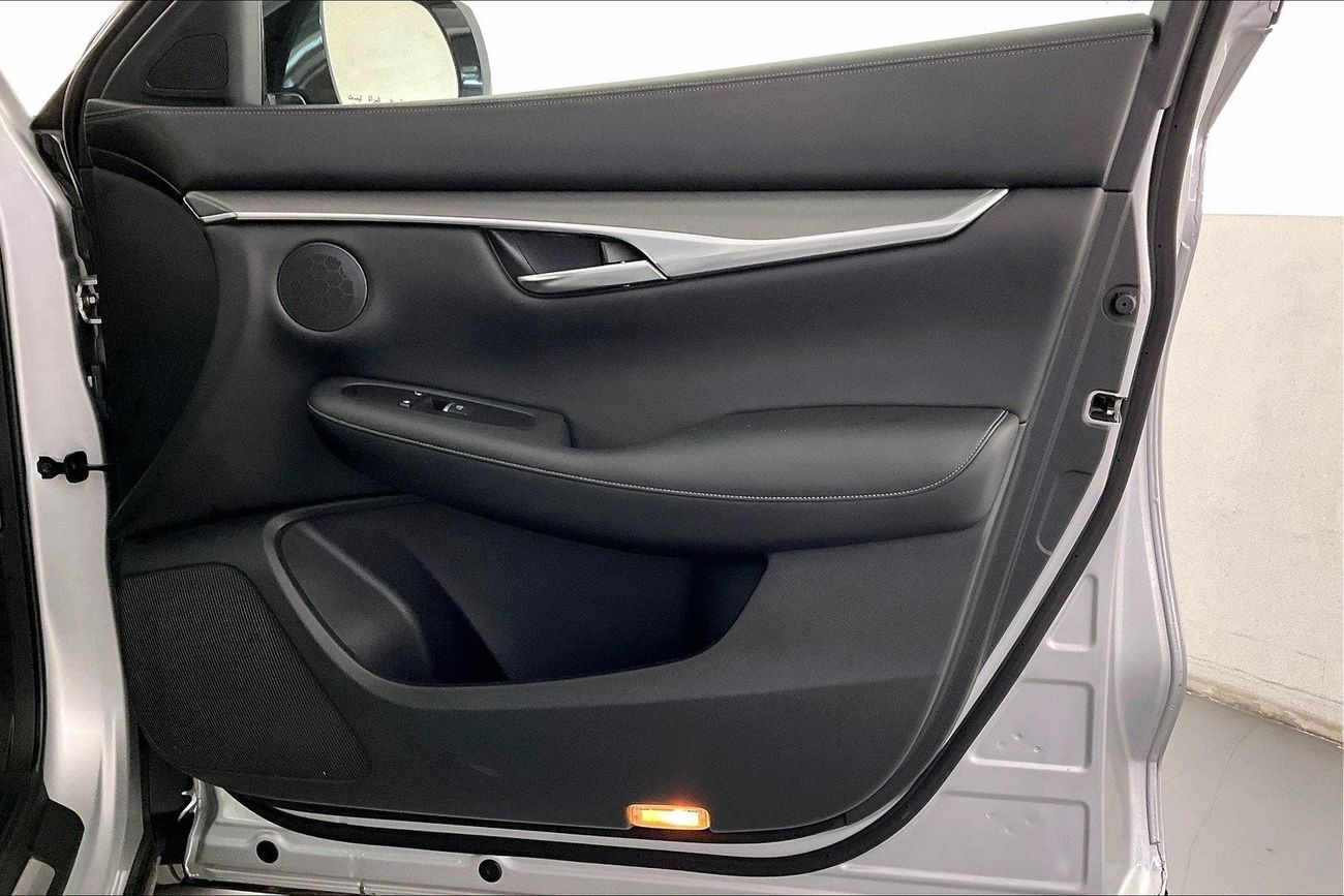 إنفينيتي QX50 Luxe | عرض العيد الحصري | خالية من أضرار الفيضانات