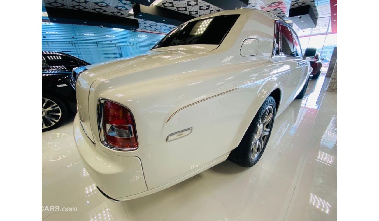 رولز رويس فانتوم 2016 Rolls Royce Phantom, Gcc low miles , Pristine condition