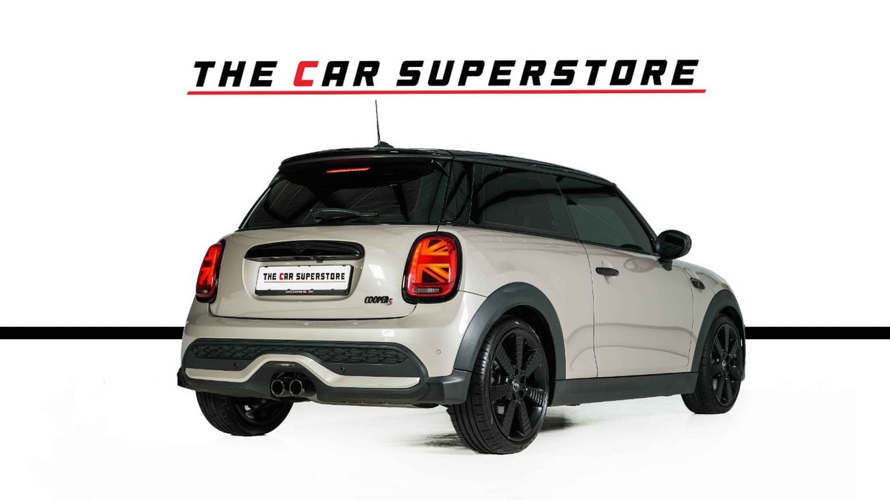 Mini Cooper S STD GCC-Silver Champagne-Sport body-full service history Available-Well maintained