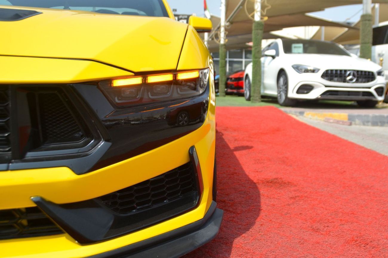 Ford Mustang EcoBoost 2.3L Coupe A/T BEAUTIFUL YELLOW MUSTANG