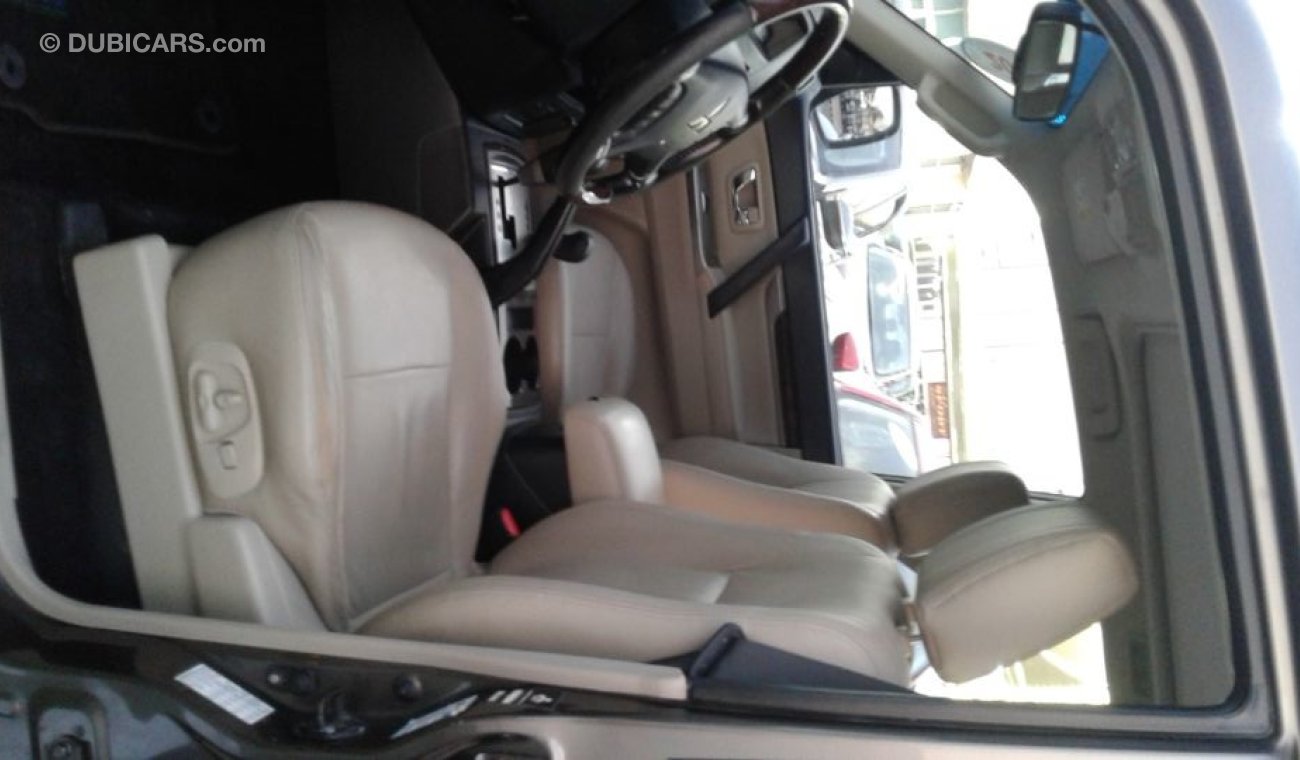 Mitsubishi Pajero MITSUPISH PAJERO 2013 BRON KHALIGE NO PIANT NO ACCIDENT KHALIGE Full option