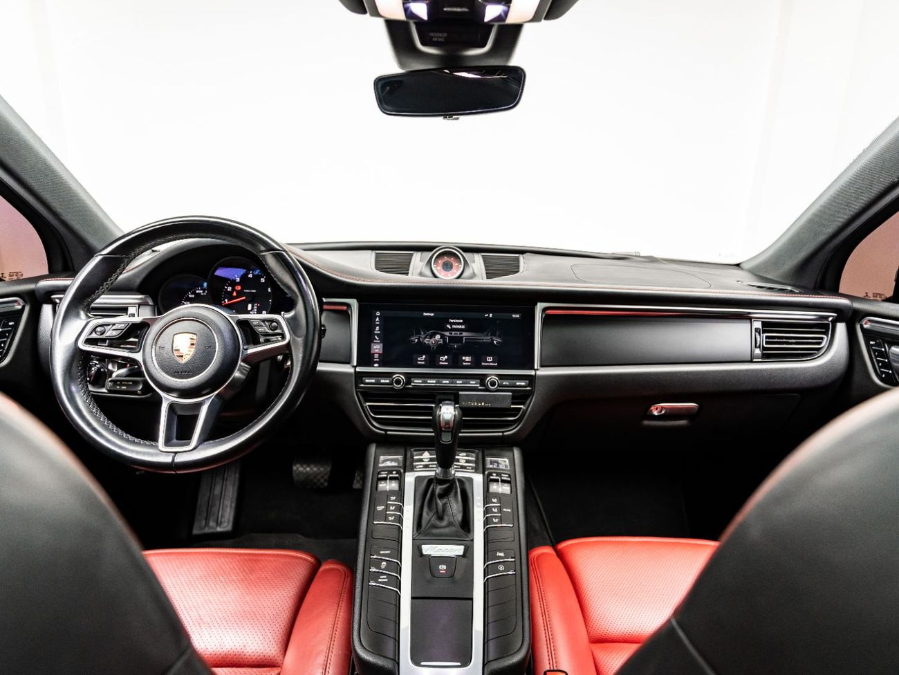 Porsche Macan Std 2.0L (252 HP) 2019 Porsche Macan, March 2026 Blackline Warranty, Full Service History, GCC