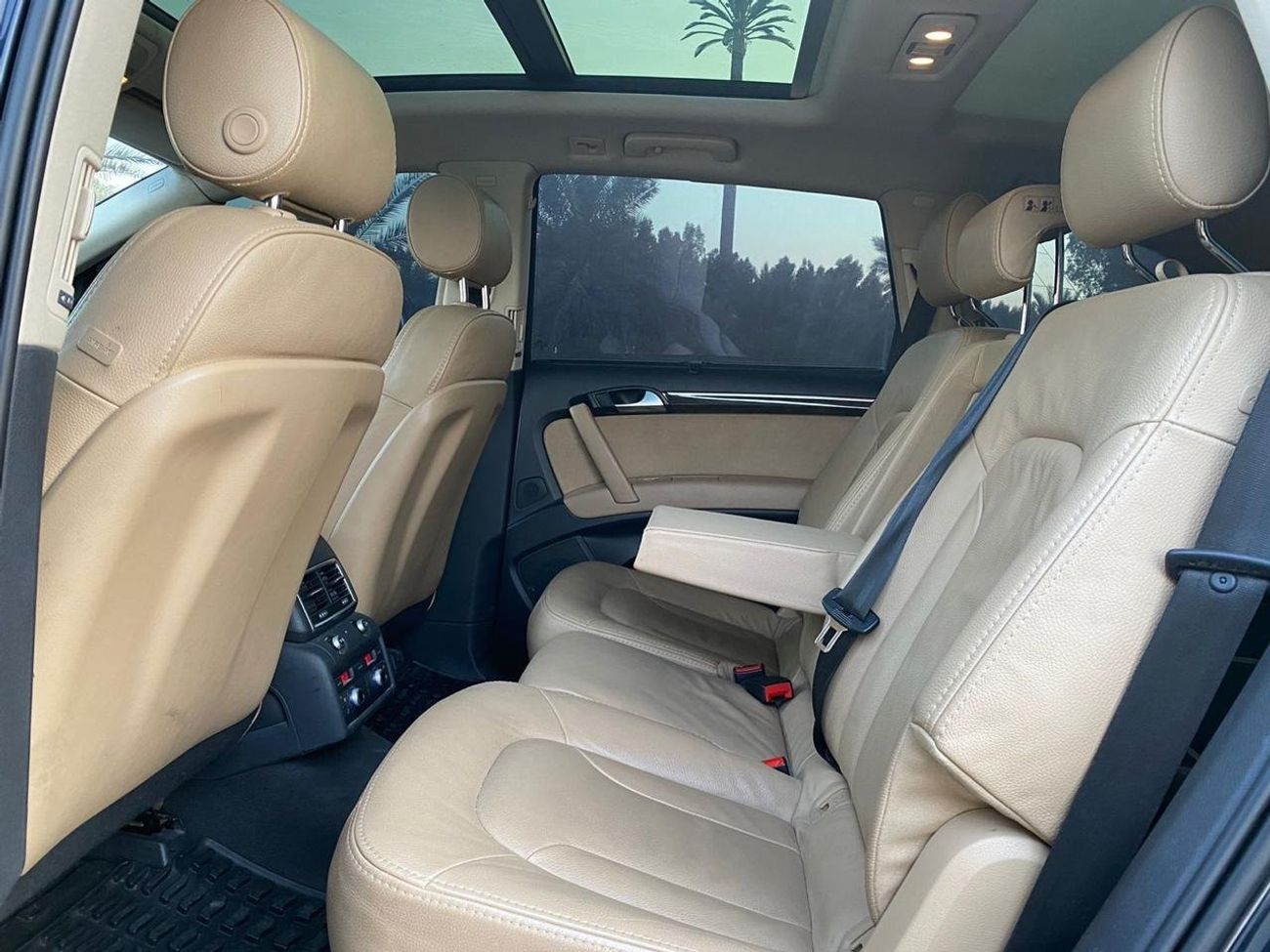 Audi Q7 TFSI quattro S-Line Audi Q7 S-LINE 2012 GCC Orginal Paint - Perfect Condition - Accident Free