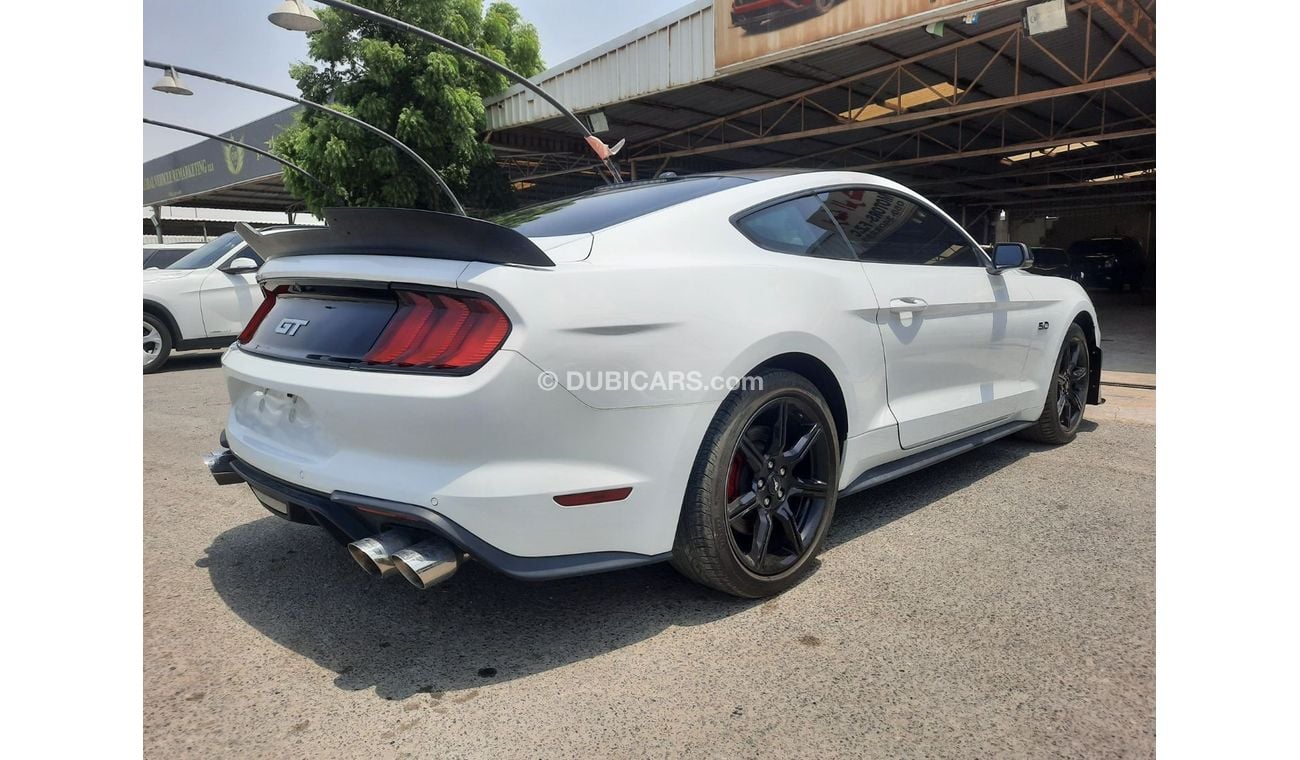 Ford Mustang GT Premium Ford mustang 2109 v8 gt full option