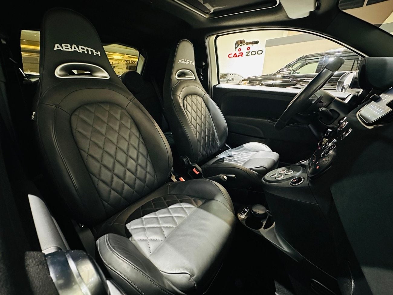 أبارث 695 Turismo