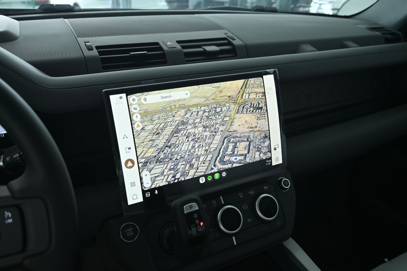 لاند روفر ديفندر Land Rover Defender P400 X-Dynamic HSE, 3.0L Turbo In-Line 6 Cylinder, Model 2026