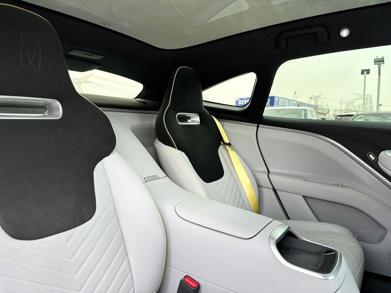 Avatr 11 AVATAR E11 LONG RANGE 4 SEATER 2023