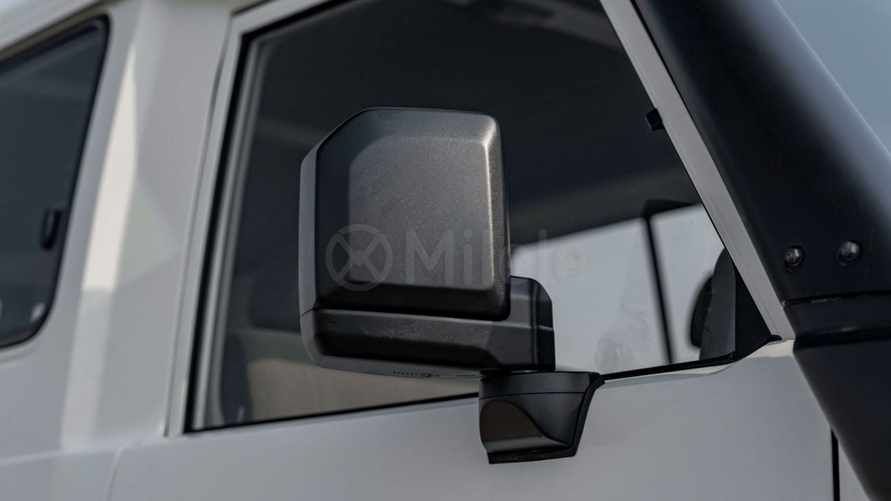 Toyota Land Cruiser 70 LC 78 HARDTOP 4.0L MT
