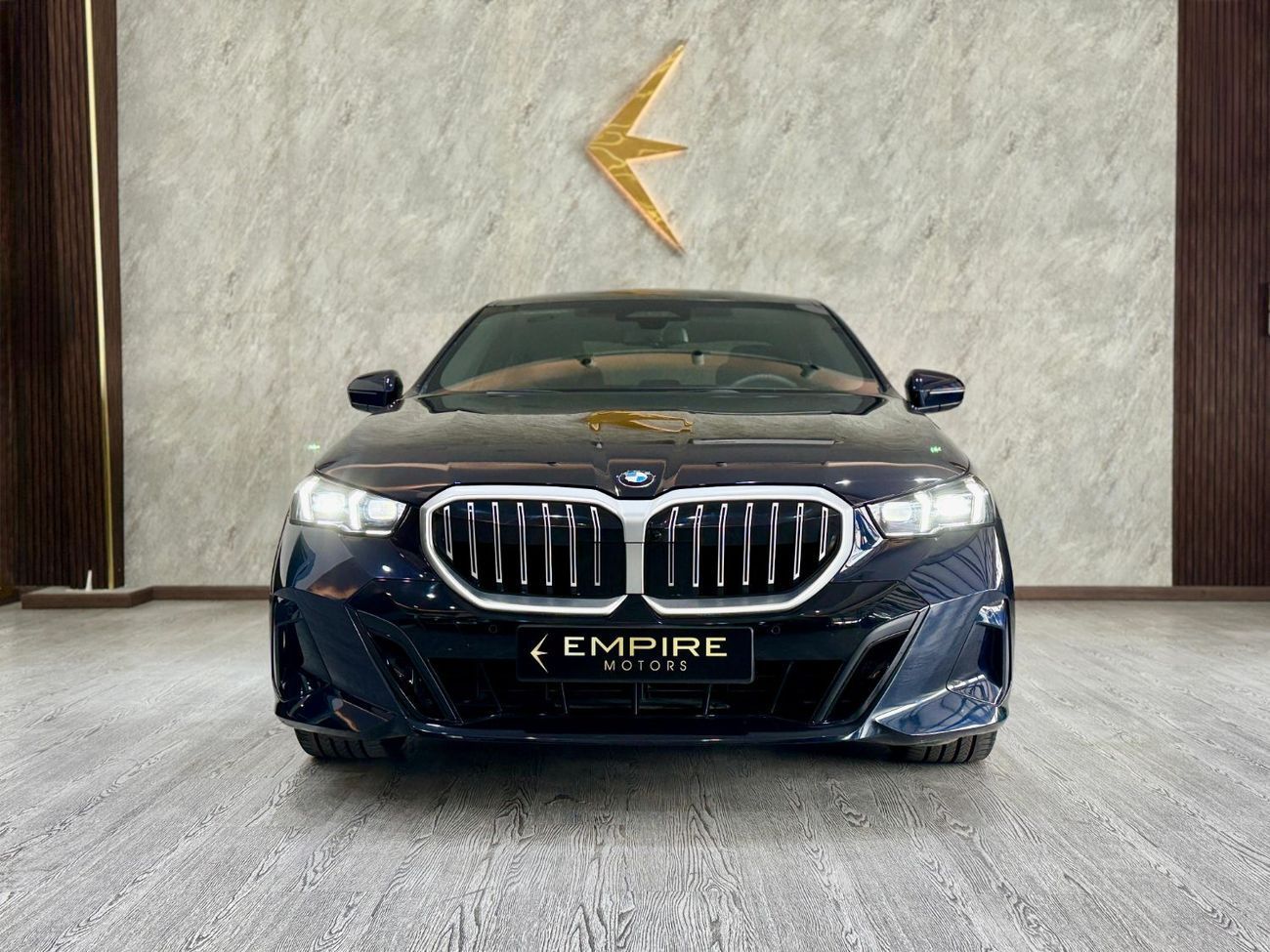 بي أم دبليو 520i BMW 520I M SPORT 2024 UNDER WARRANTY FULL OPTION