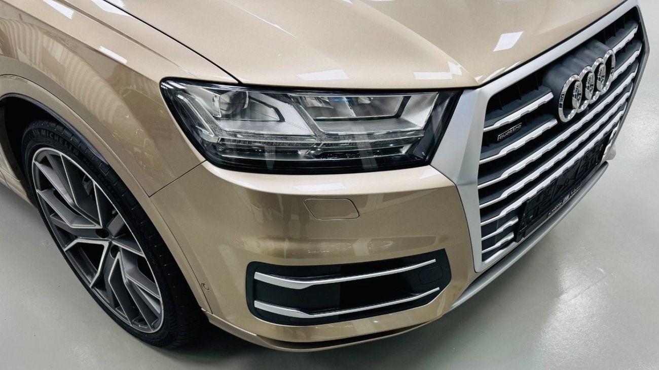 Audi Q7 45 TFSI quattro Luxury Plus GCC .. FSH .. Original Paint .. Perfect Condition .. Top Range .. Warran
