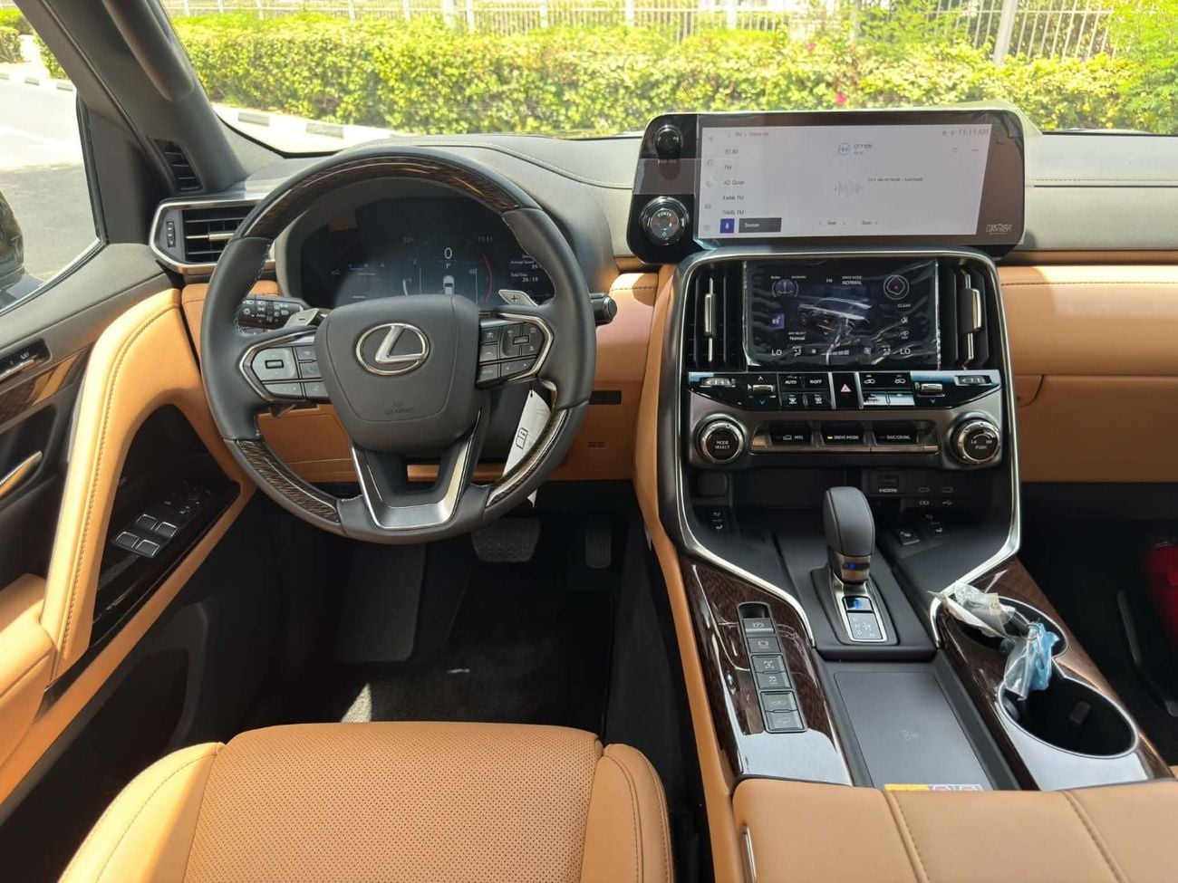 لكزس LX 700h SIGNATURE