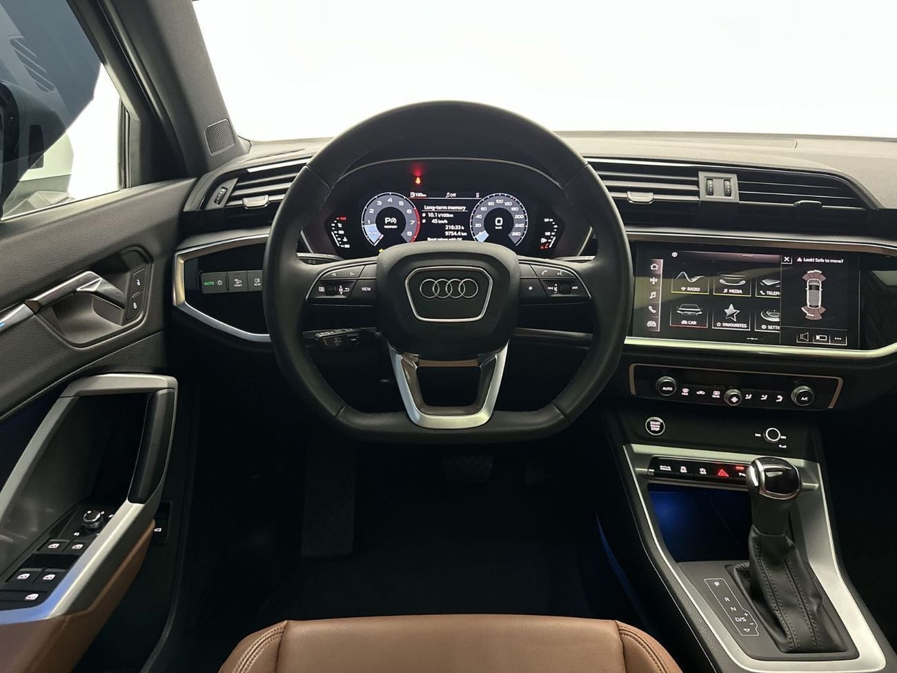 Audi Q3 40 TFSI S-LINE SPORTBACK Sportback 40 TFSI 2.0L 4WD Q3 Sportback 40 TFSI quat 180hp (Ref# 44917)