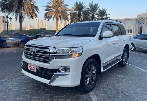 Toyota Land Cruiser DIESEL 4.5 LITER ,2020 MODEL RIGHT HAND DRIVE ,AVAILABLE FOR EXPORT ONLY