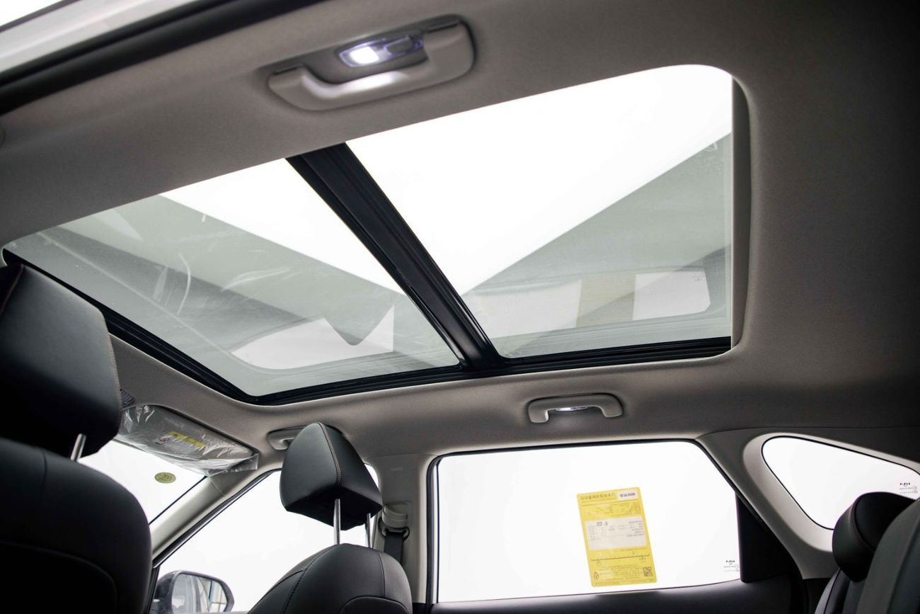 كيا سيلتوس Premium 1.5L - White & Black Inside Black | Export Only