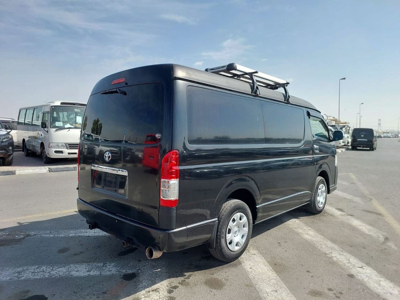 Toyota Hiace TOYOTA HIACE COMMUTER VAN RHD 2013 MODEL 2.7 L PETROL AUTOMATIC(PM17032)