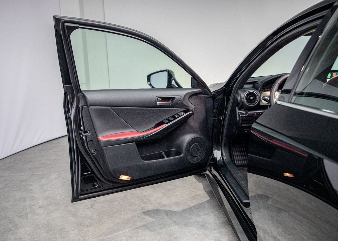 لكزس IS 300 Premier 2.0L