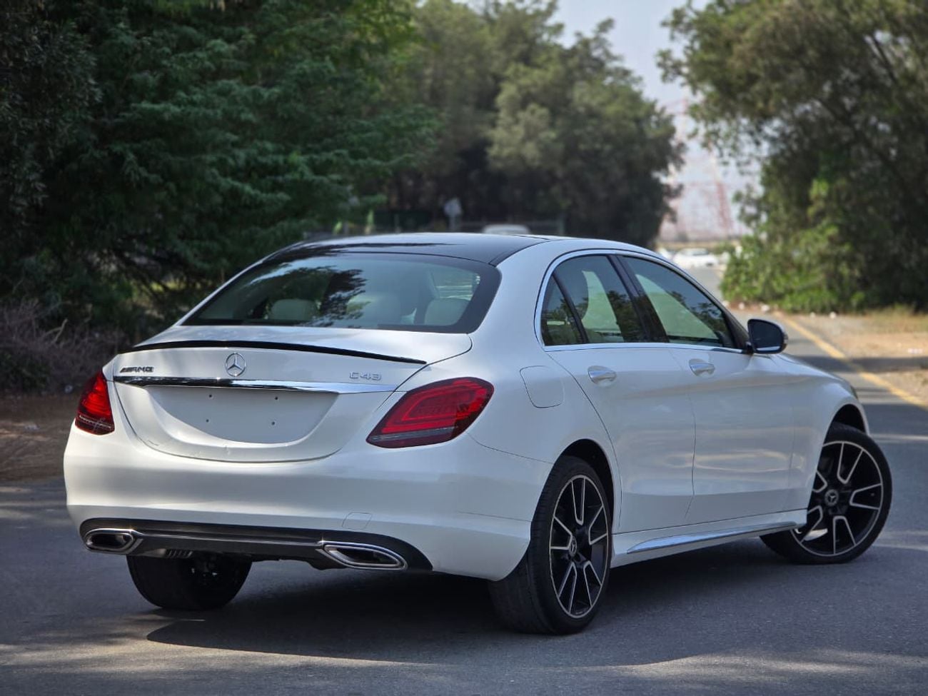 مرسيدس بنز C 300 Premium 2.0L