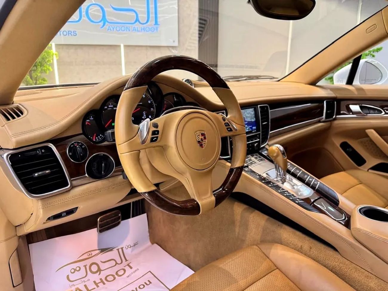 بورش باناميرا BEST PLATINUM EDITION|| TOP OPTIONS || GCC || ACCIDENT FREE || UNIQUE