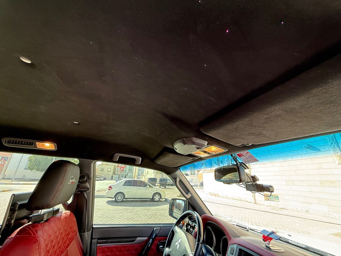 ميتسوبيشي باجيرو Signature