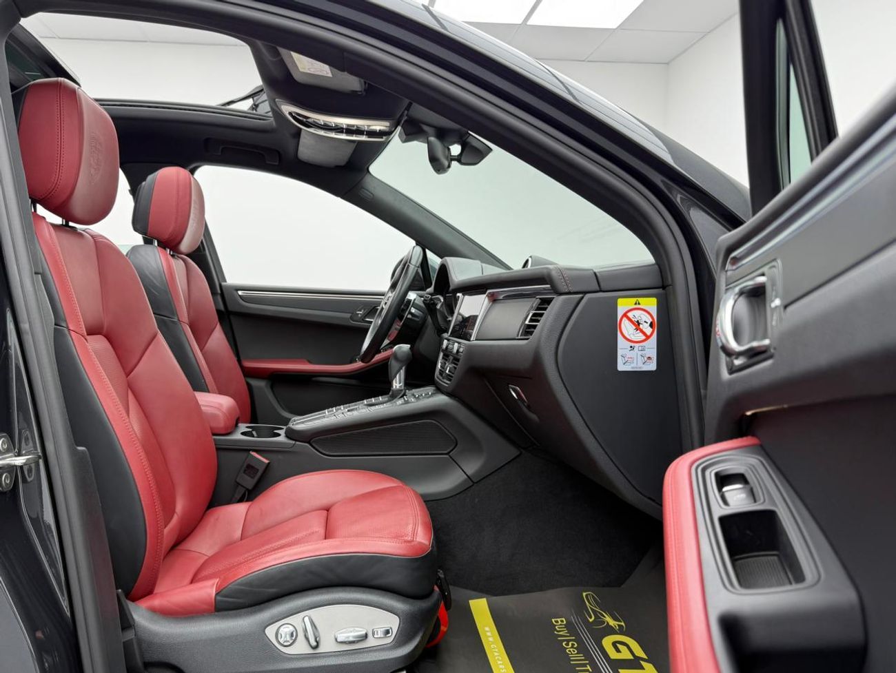 بورش ماكان Std 2.0L (252 HP) 2021 Porsche Macan, Warranty, Full Porsche Service History, Excellent Condition, G