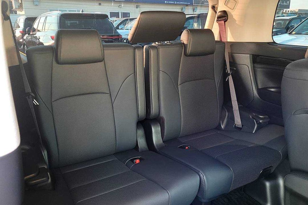 تويوتا ألفارد RHD - 2.5L - WHT_BLK - Modellista Body Kit (SPL. EXPORT OFFER)