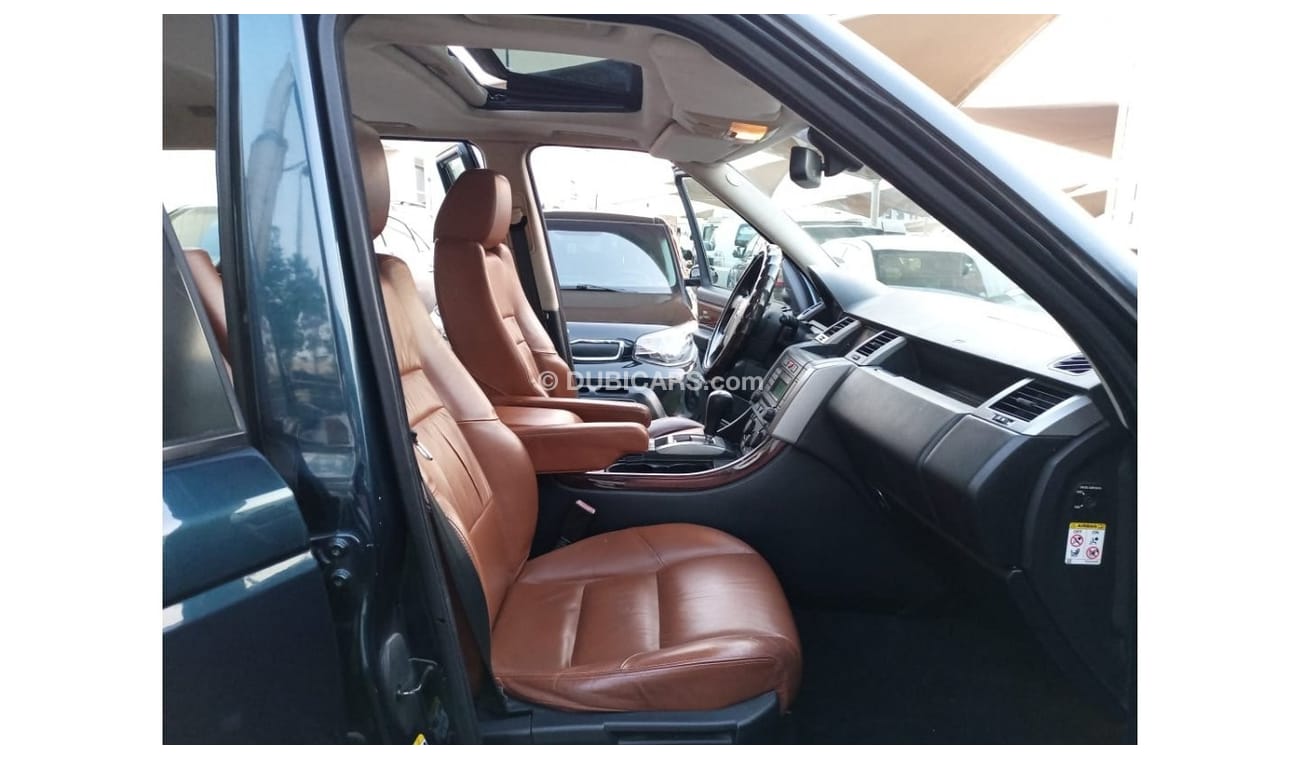 Land Rover Range Rover Sport Gulf model 2009, blue color, leather hatch, cruise control, alloy wheels and sensors in excellent co