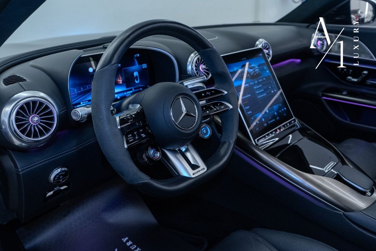 مرسيدس بنز SL 63 AMG Roadster SE Performance 2022 Mercedes Benz SL63 AMG 4MATIC+Roadster, Gargash Warranty Till 2027,Full