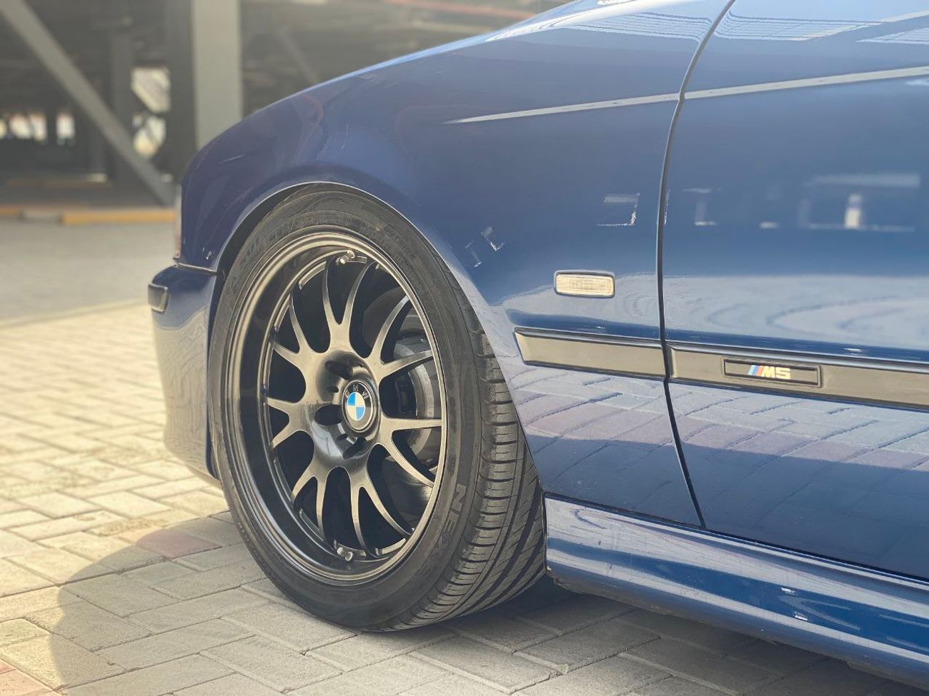 بي أم دبليو M5 E39