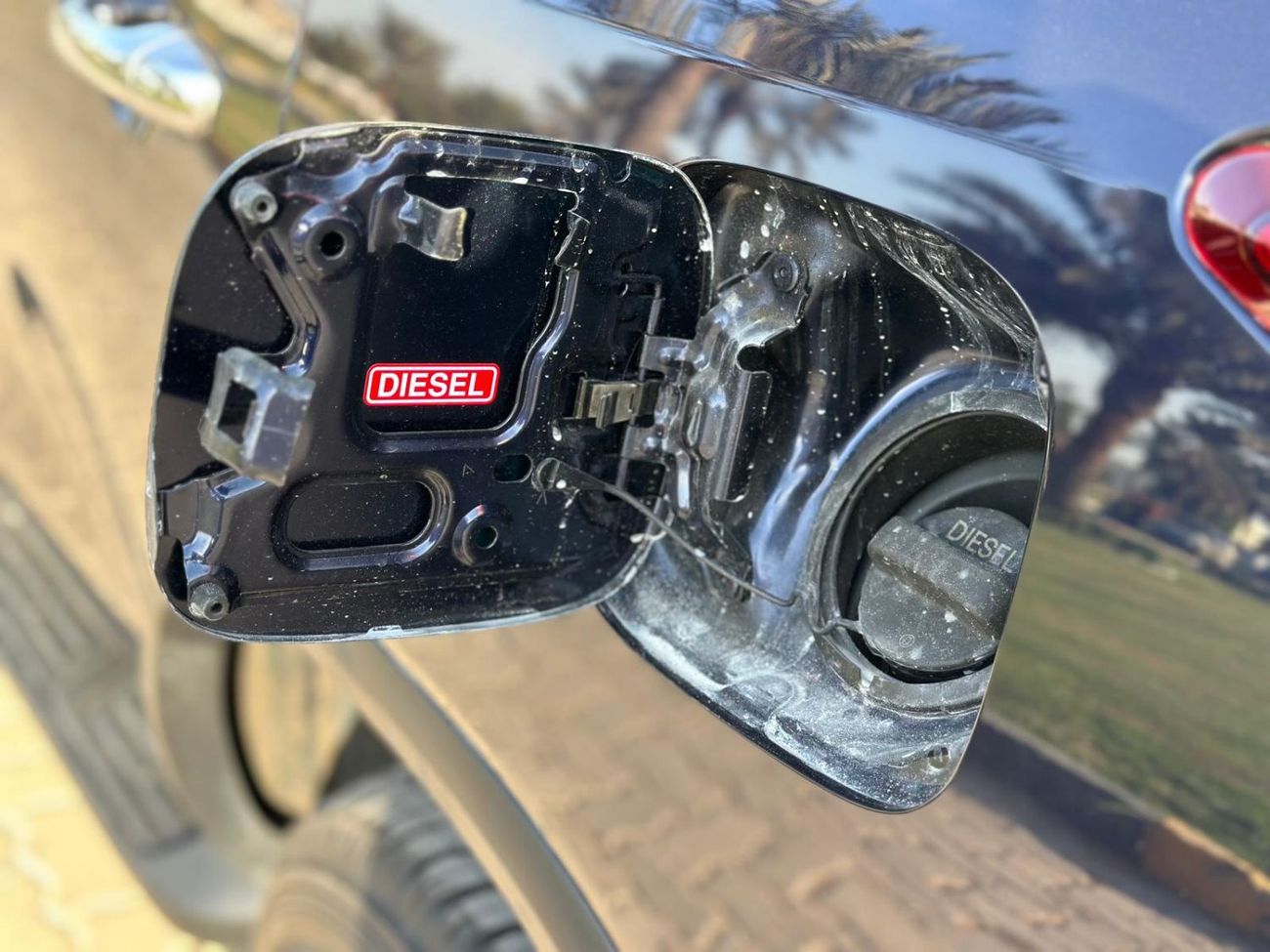 Toyota Fortuner RHD 2.8L Diesel Automatic Gear 4WD 4-Cylinders 7-Seats 5-Doors