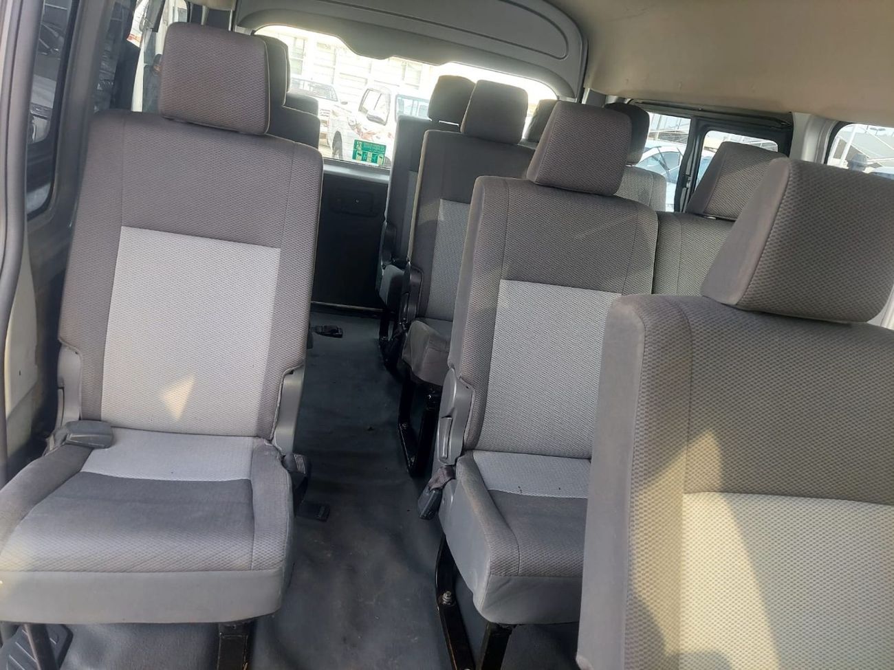 تويوتا هاياس 3.5L  PETROL 13 SEATER MANUAL TRANSMISSION