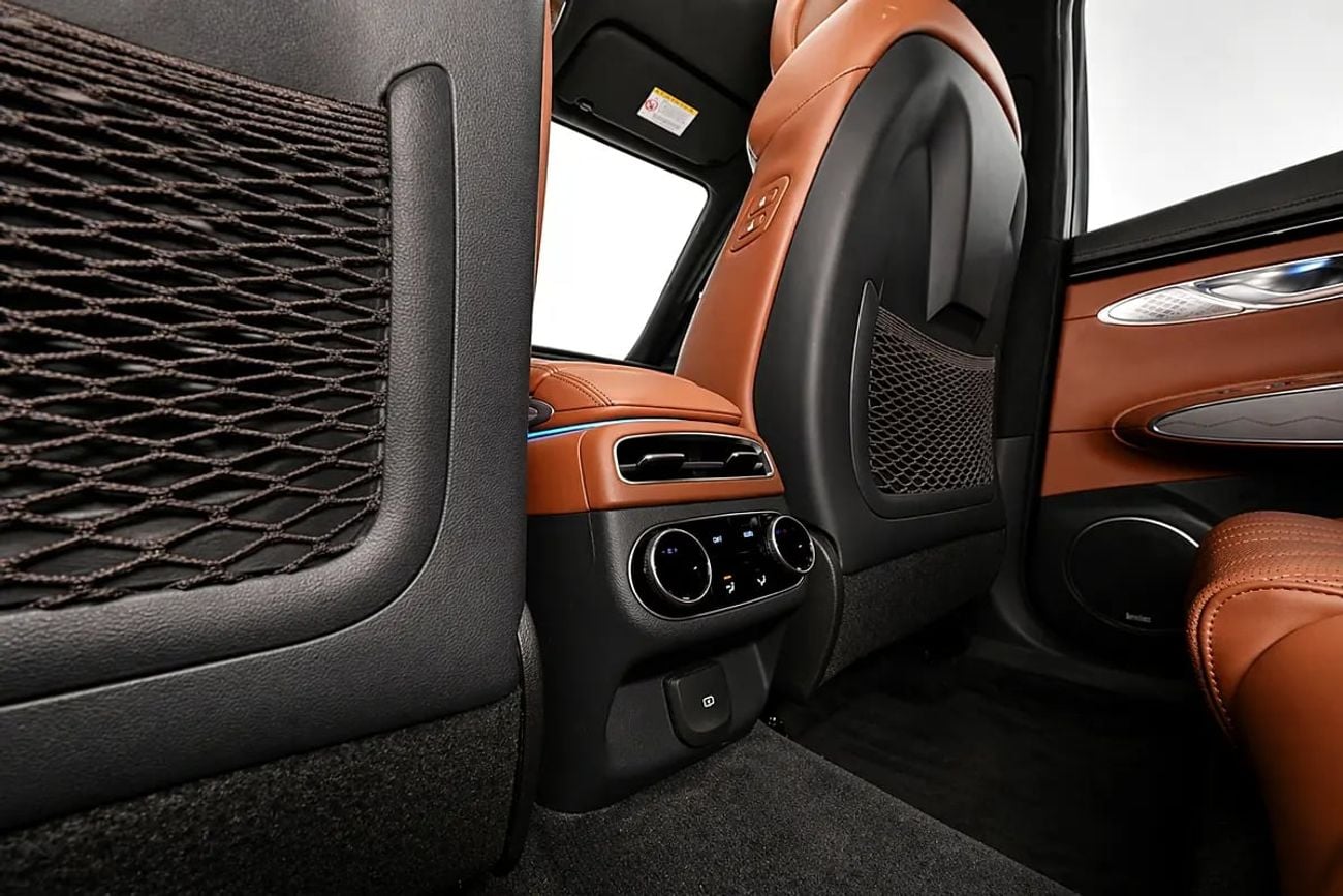 جينيسس GV70 PREMIUM 2023GCC UNDER WARRANTY