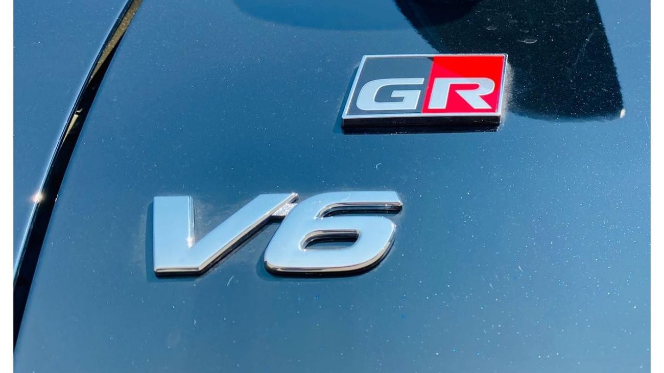 Toyota Hilux TOYOTA HILUX 4.0 AT GRS BLACK 2023